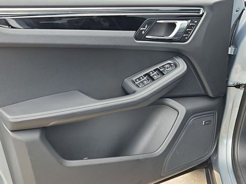 Certified 2026 Porsche Macan AWD/4WD image 14