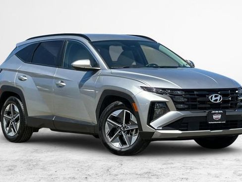 Used 2025 Hyundai Tucson SEL FWD image 1