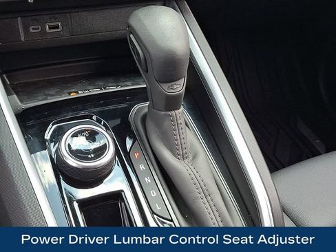 Used 2025 Chevrolet Colorado Trail Boss AWD/4WD image 11