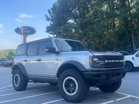 Used 2022 Ford Bronco Badlands w/ Sasquatch Package AWD/4WD image 2