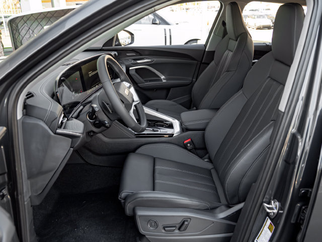 Used 2025 Audi Q5 Premium Plus w/ Premium Plus AWD/4WD image 15