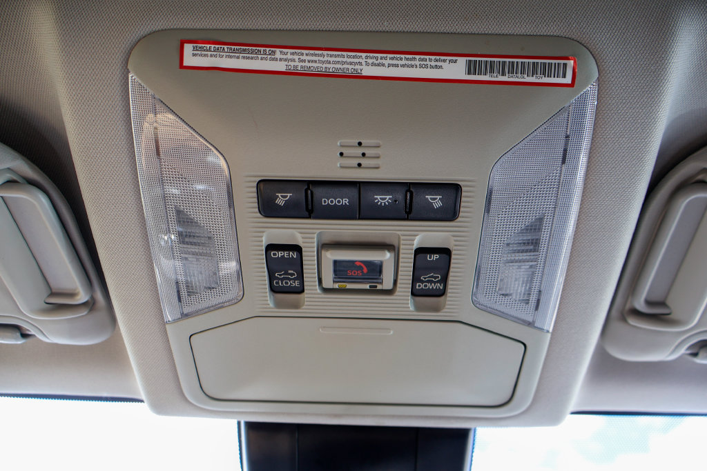 Used 2021 Toyota RAV4 XLE Premium FWD image 20