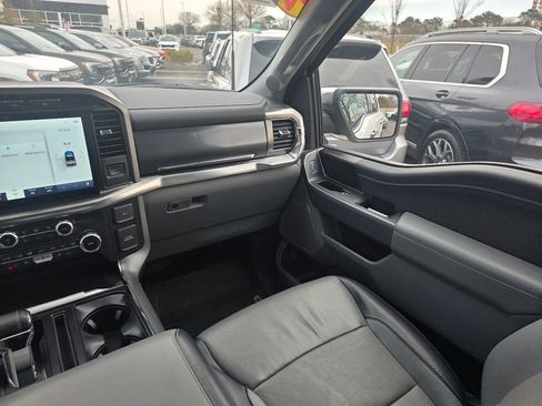 Used 2022 Ford F150 Lariat image 14
