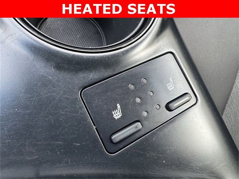 Certified 2018 Toyota Camry LE image 17