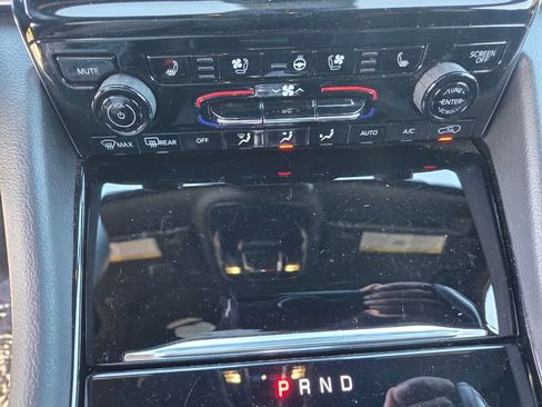 Used 2023 Jeep Grand Cherokee L Summit RWD image 15