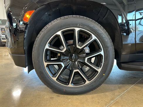 Used 2024 Chevrolet Tahoe RST w/ Sport Performance Package image 9