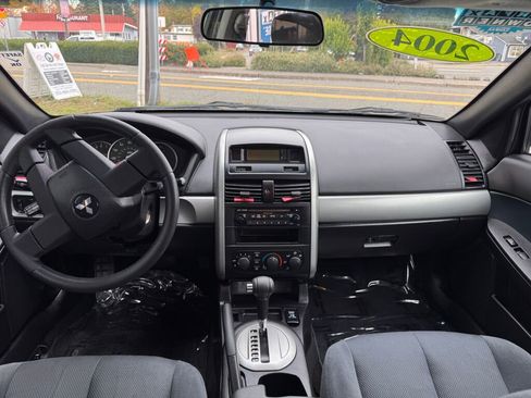 Used 2004 Mitsubishi Galant ES image 16