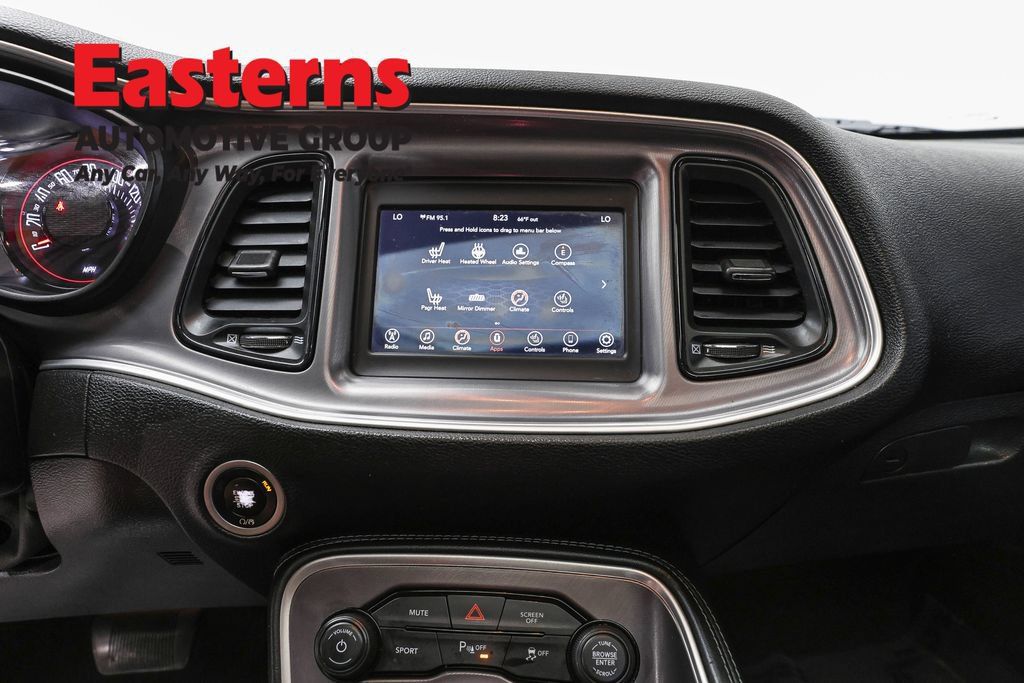 Used 2022 Dodge Challenger SXT w/ Driver Convenience Group RWD image 12
