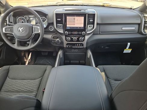New 2026 RAM 1500 Big Horn AWD/4WD image 9