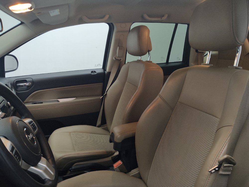 Used 2015 Jeep Compass Latitude FWD image 17