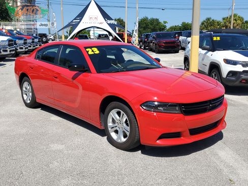 Used 2023 Dodge Charger SXT image 1