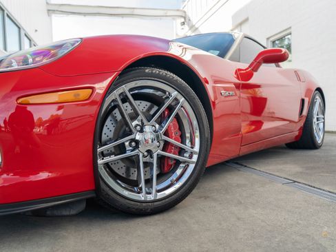 Used 2008 Chevrolet Corvette Z06 w/ Preferred Equipment Group image 4