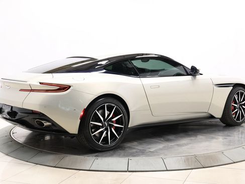Used 2017 Aston Martin DB11 V12 RWD image 69