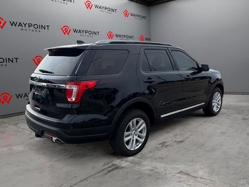 Used 2018 Ford Explorer XLT AWD/4WD image 17
