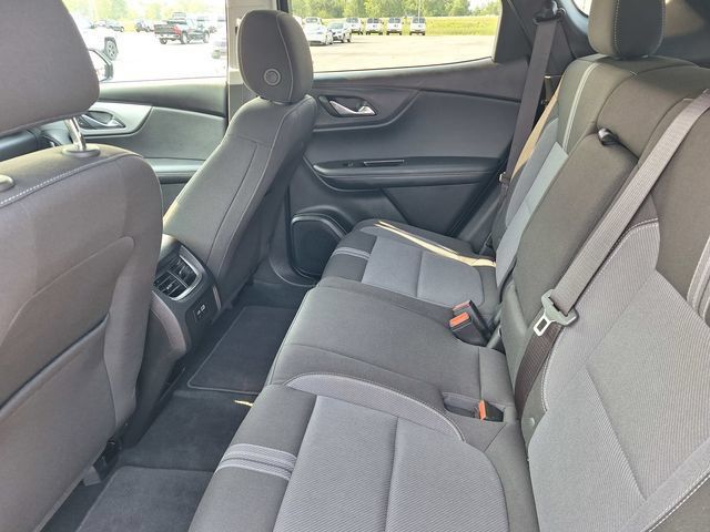 Used 2025 Chevrolet Blazer LT AWD/4WD image 12