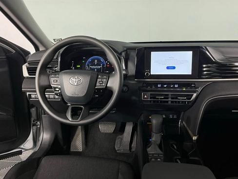 Used 2026 Toyota Camry LE image 34