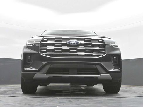 Used 2025 Ford Explorer Active w/ Active Comfort Package AWD/4WD image 22