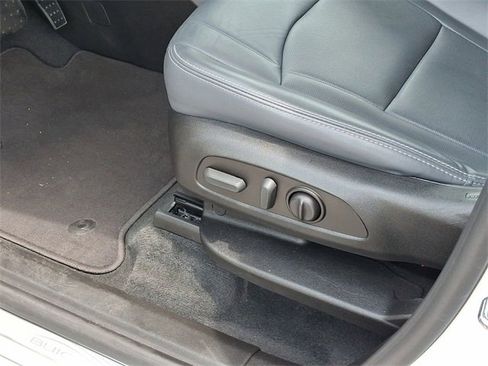 Used 2023 Buick Enclave Essence image 21
