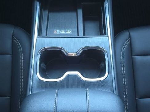 Used 2024 GMC Acadia Elevation image 36