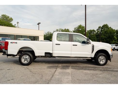 Used 2023 Ford F250 XL w/ XL Chrome Package AWD/4WD image 9