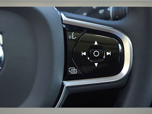 Certified 2024 Volvo XC60 T8 Plus w/ Protection Package Premier AWD/4WD image 36