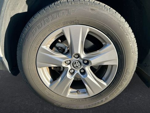 Used 2024 Toyota RAV4 XLE FWD image 10