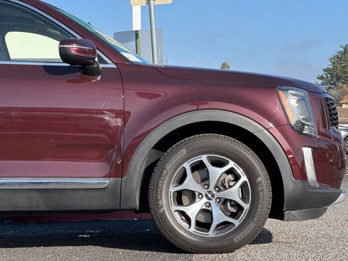 Used 2022 Kia Telluride EX image 35