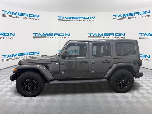 Used 2019 Jeep Wrangler Unlimited Sahara image 2