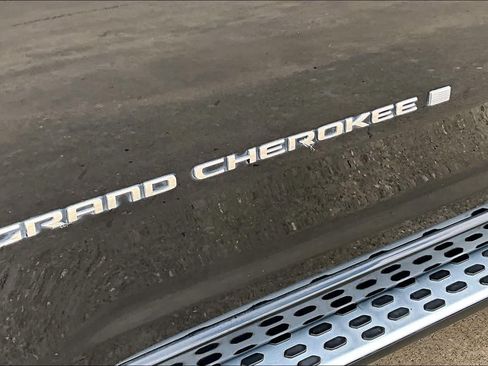Used 2021 Jeep Grand Cherokee L Overland w/ Luxury Tech Group IV RWD image 60