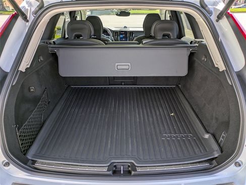 Certified 2023 Volvo XC60 B5 Ultimate image 13