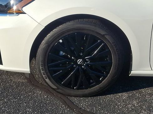 Used 2025 Nissan Altima 2.5 SV w/ SV Special Edition Package FWD image 8