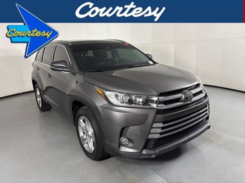 Used 2017 Toyota Highlander Limited w/ Carpet Mat Package FWD image 1