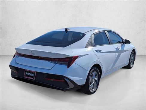 New 2026 Hyundai Elantra SE w/ Cargo Package image 5