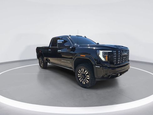 Used 2025 GMC Sierra 2500 Denali Ultimate w/ Max Trailering Package AWD/4WD image 2