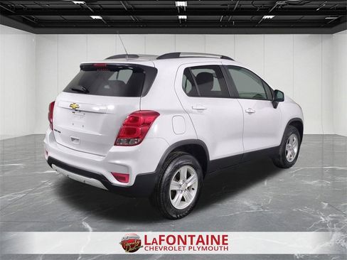 Certified 2022 Chevrolet Trax LT w/ LT Convenience Package image 8