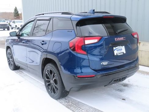 Used 2022 GMC Terrain SLE w/ Driver Convenience Package image 9