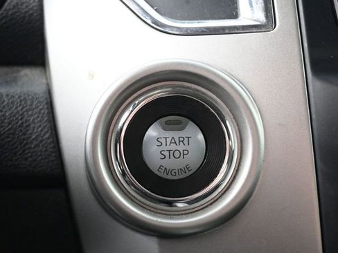 Used 2021 Nissan Titan SV w/ SV Convenience Package RWD image 21