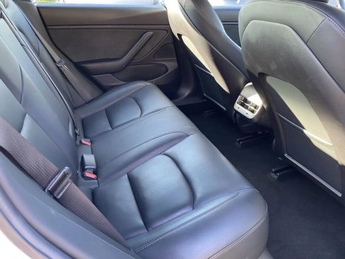 Used 2019 Tesla Model 3 Standard Range Plus image 7