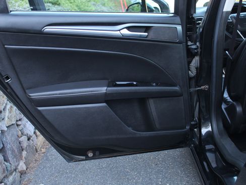 Used 2014 Ford Fusion Titanium image 14