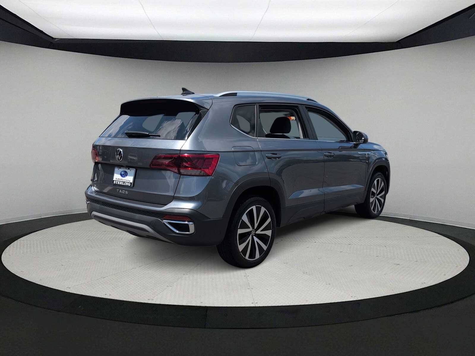Used 2024 Volkswagen Taos SE FWD image 8