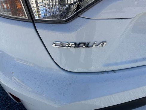 Used 2020 Toyota Corolla LE FWD image 13