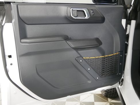 Used 2024 Ford Bronco Badlands image 8