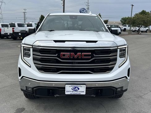 Used 2022 GMC Sierra 1500 SLT w/ SLT Premium Plus Package AWD/4WD image 10