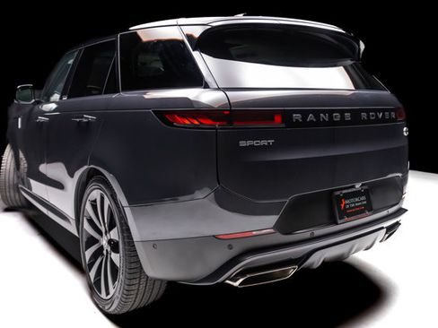 Used 2023 Land Rover Range Rover Sport SE AWD/4WD image 17