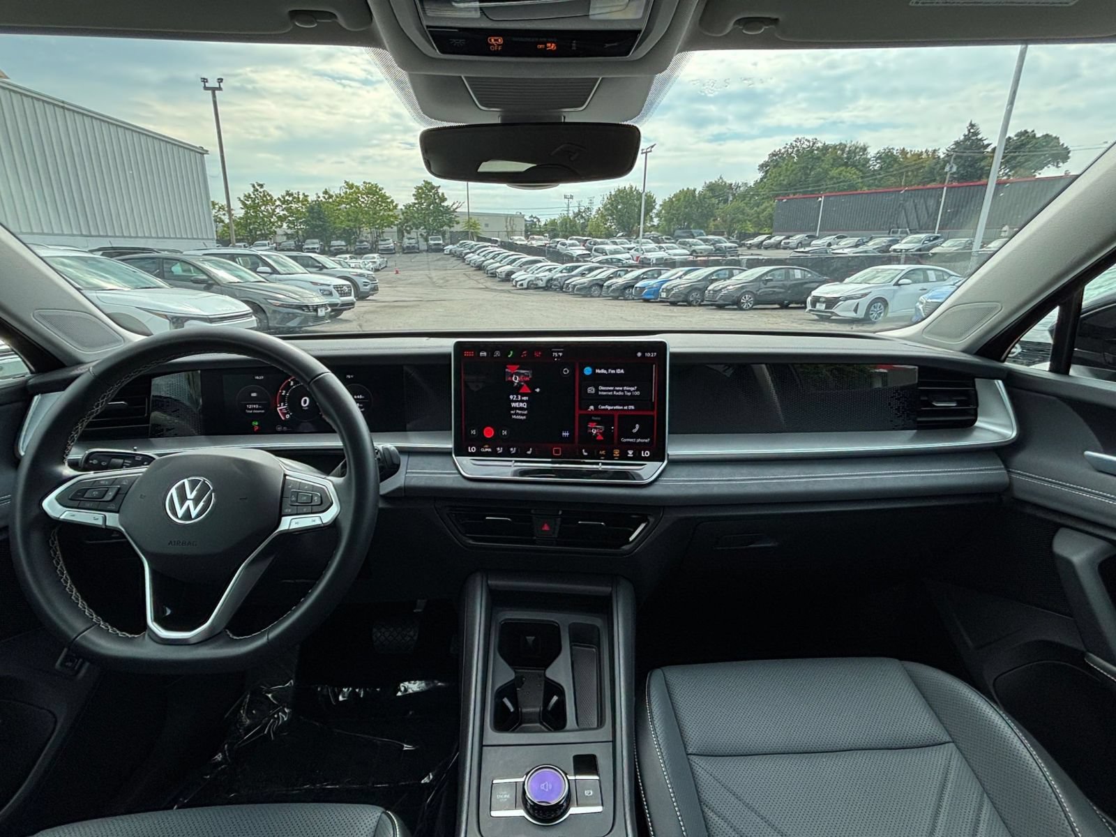 Used 2026 Volkswagen Tiguan SE FWD image 34