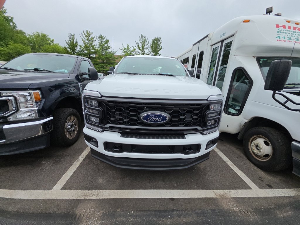 Used 2026 Ford F350 XL w/ STX Appearance Package AWD/4WD image 2