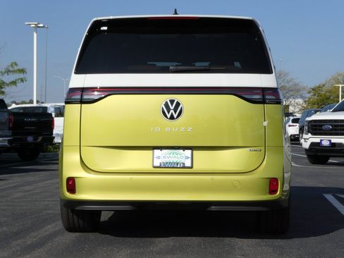 New 2025 Volkswagen ID. Buzz Pro S Plus image 23