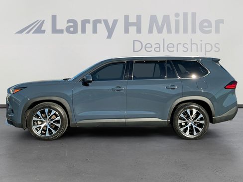 Used 2024 Toyota Grand Highlander AWD Hybrid image 2