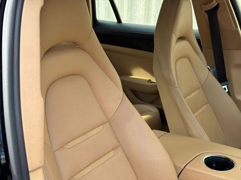 Used 2018 Porsche Panamera 4 w/ Premium Package Plus image 11