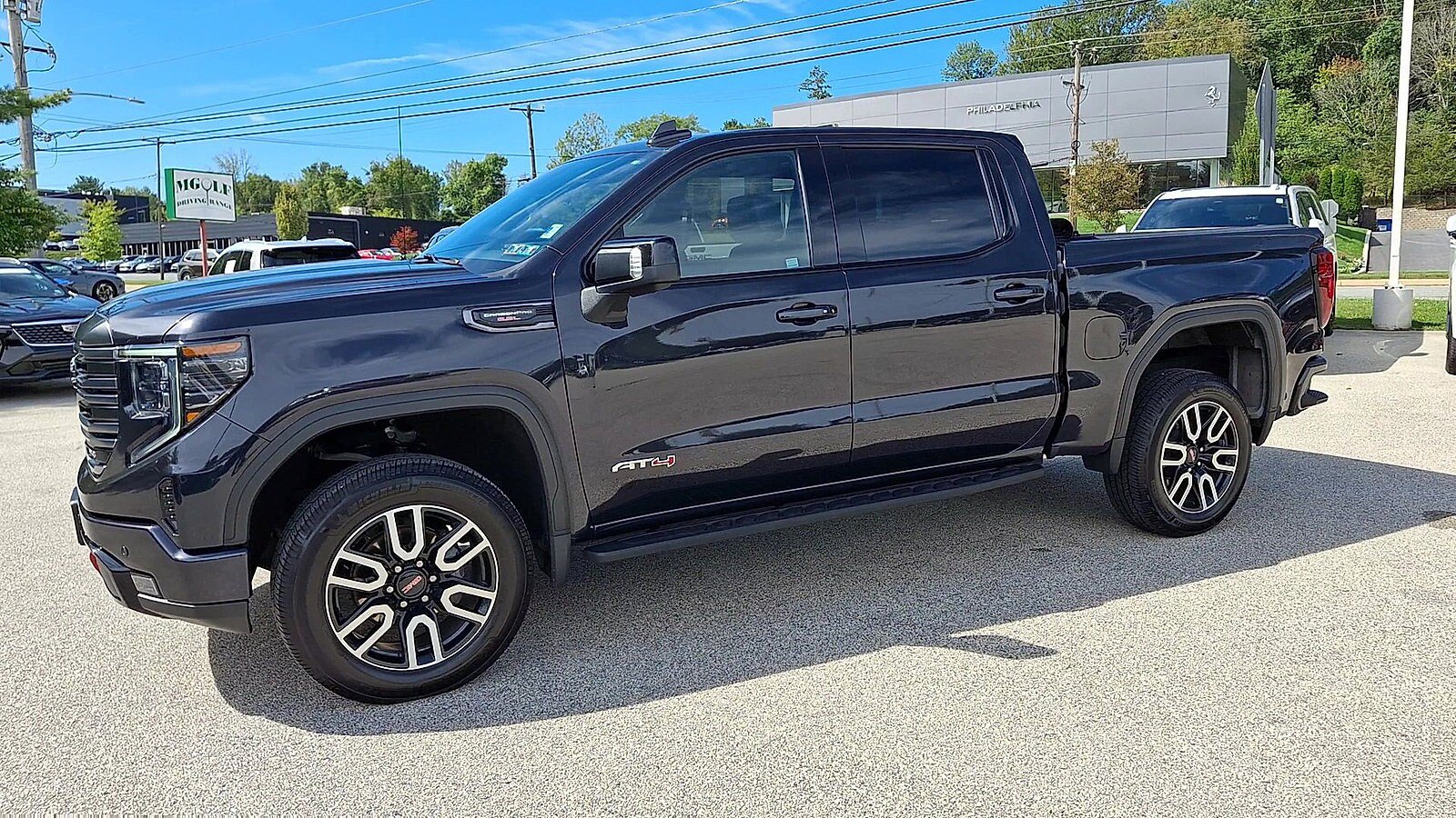 Used 2023 GMC Sierra 1500 AT4 w/ AT4 Premium Package AWD/4WD image 5